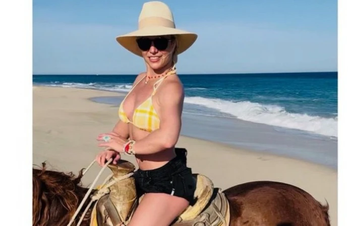 Britney Spears went horse shopping amid reports of her break-up (c) Instagram