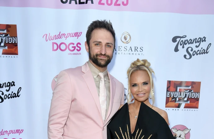 Kristin Chenoweth has married Josh Bryant