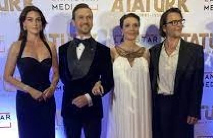 Beklenen 'Atatürk' film galası ünlüler akın etti!