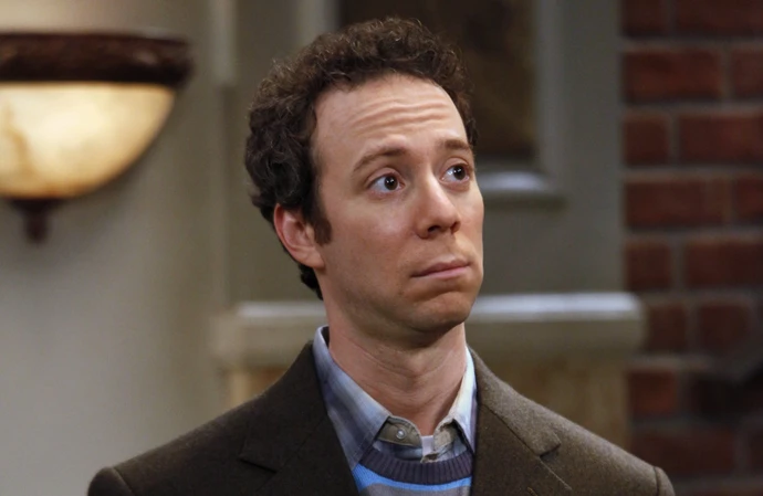 Kevin Sussman: Stuart Bloom

