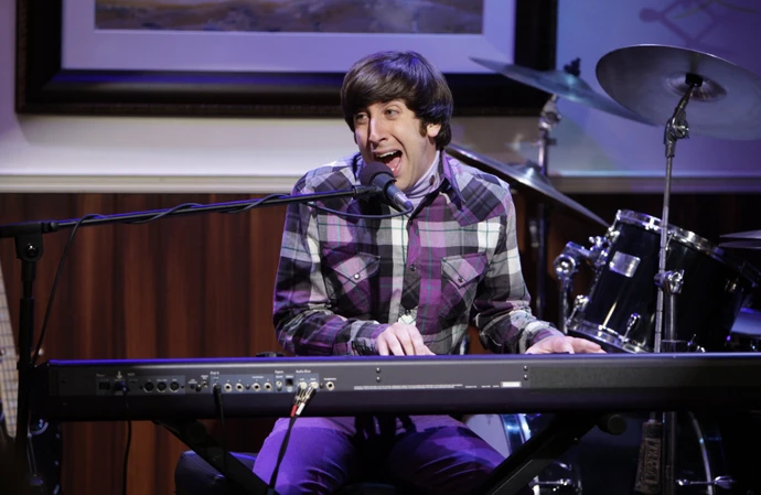 Simon Helberg: Howard Wolowitz

