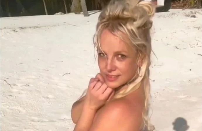 Britney Spears posed nude (c) Instagram