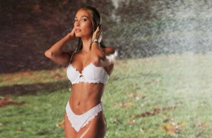 Hailey Bieber channelled Carmen Electra for Halloween (c) Instagram