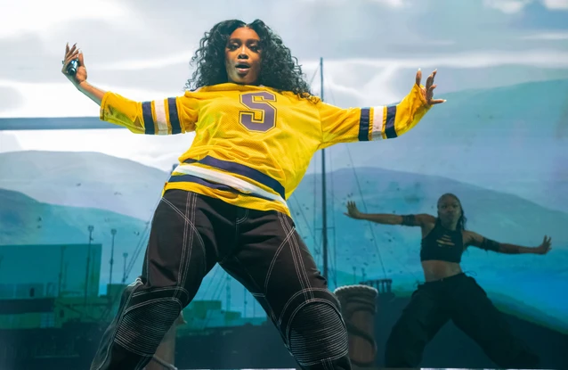 SZA has hit back at Nicki Minaj after she took aim at her success