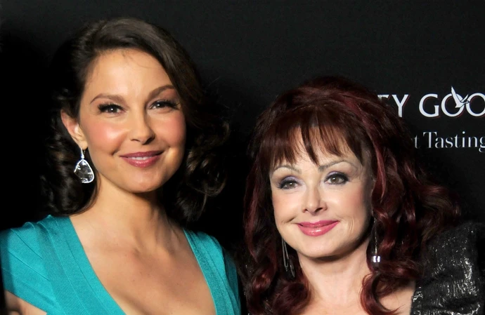 Ashley Judd has recalled the shock of finding her mother Naomi dead