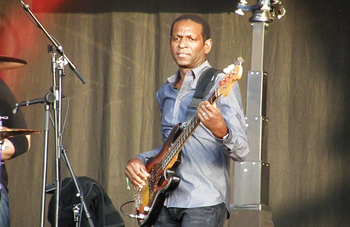 03. Donny Hathaway's bassist Willie Weeks - Voices Inside (Everything is Everything) by Donny Hathaway