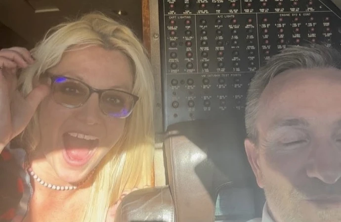 Britney Spears had some fun in the cockpit