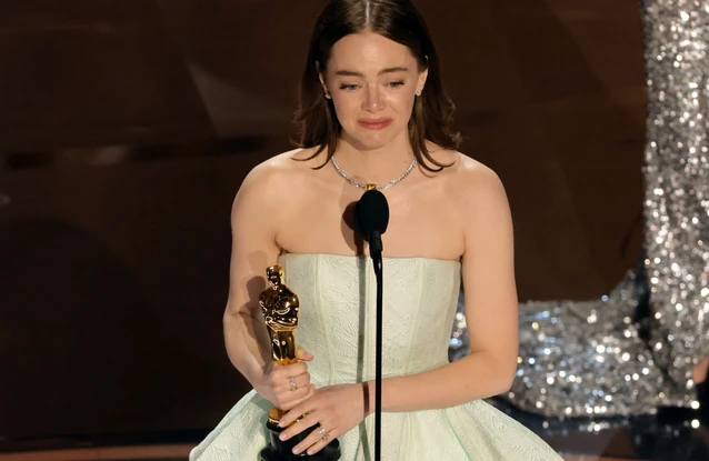 Emma Stone broke her dress before landing the Best Actress Oscar