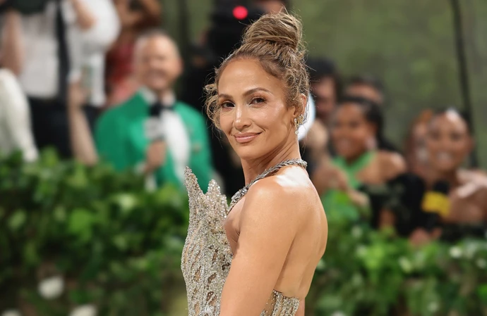 Jennifer Lopez has cancelled her summer tour