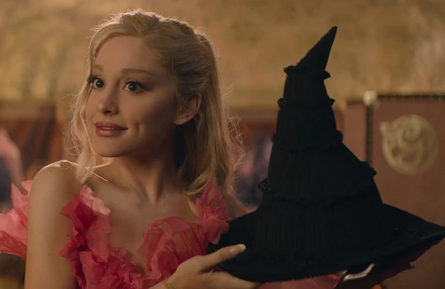 Ariana Grande's Wicked dress wasn't heavy