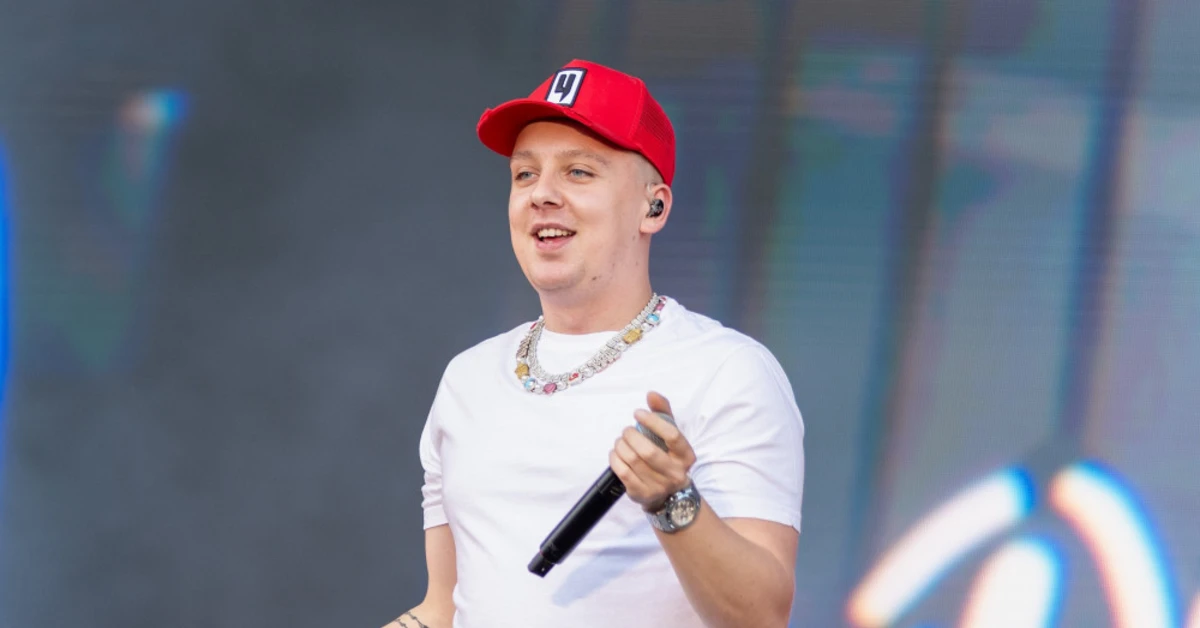 Aitch discusses the music industry as a young artist