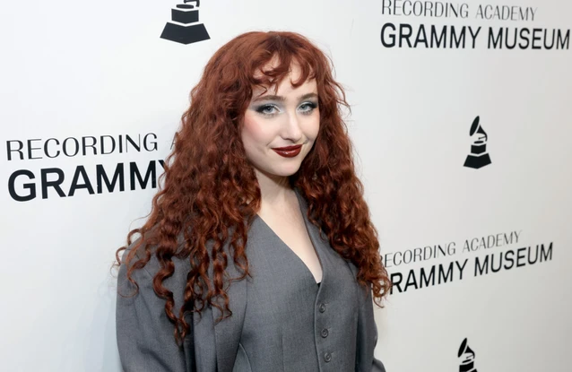 Chappell Roan prefers 'kissing girls' to men