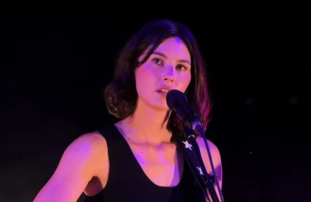 Gracie Abrams does her own make-up