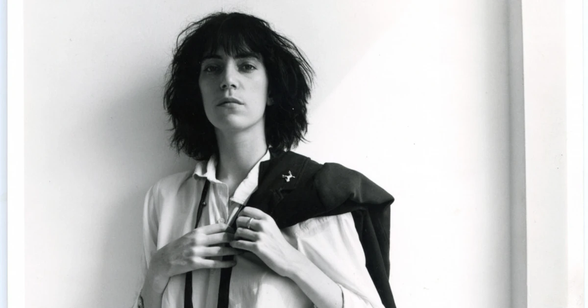 帕蒂·史密斯（Patti Smith）準備表演開創性的首張專輯馬