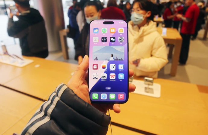 iPhones may become obsolete due to the rise of AI, Apple executive Eddy Cue has said