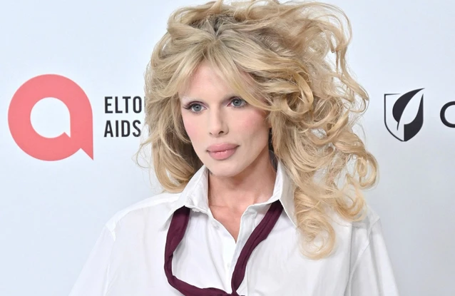 Julia Fox wants women to be open about their cosmetic treatments