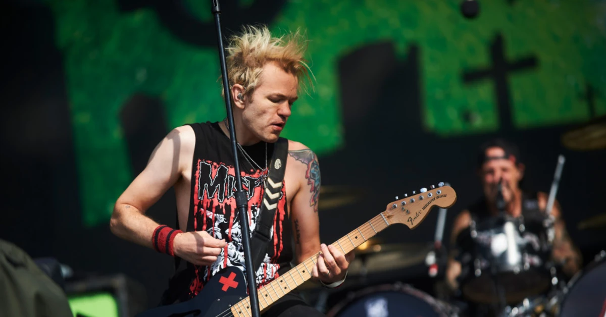 Sum 41 release emotional final ever music video
