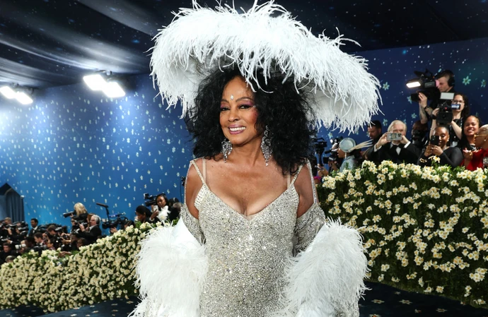 Diana Ross’ 18-foot gown