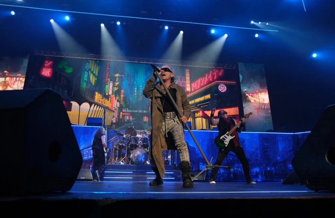 Iron Maiden want fans to ditch their phones at gigs