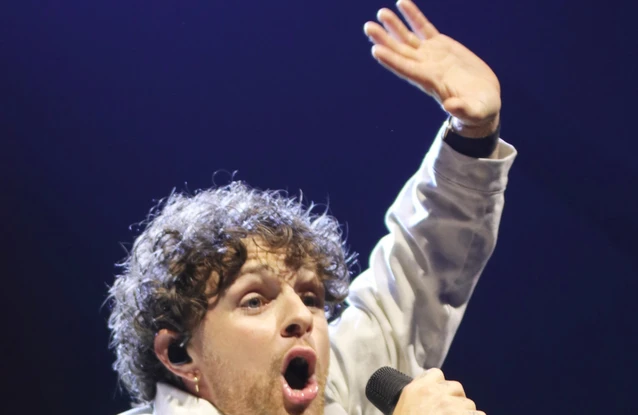 Tom Grennan has undergone surgery to remove metal plates from jaw