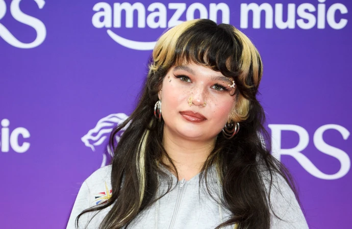 Lola Young wowed with her cover of U2's 'With or Without You'