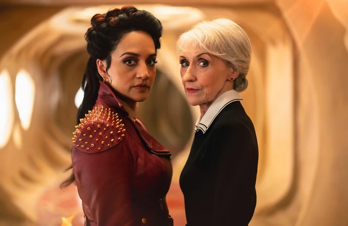 Archie Panjabi and Anita Dobson got very well acquainted on Doctor Who