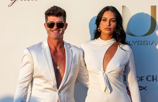 Robin Thicke and April Geary tie the knot