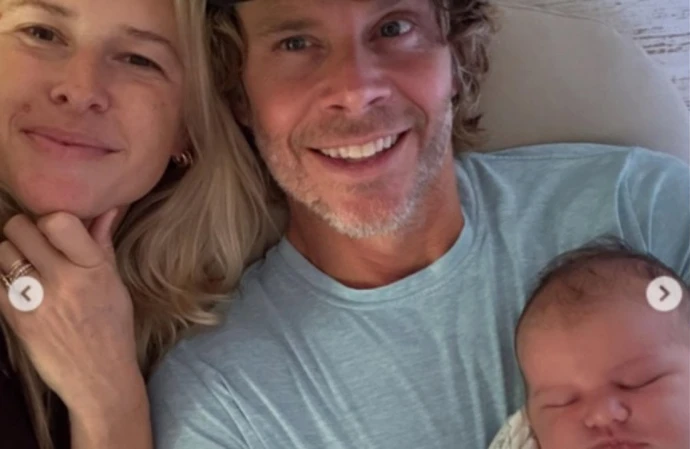 Eric Christian Olsen and Sarah Wright Olsen are parents again (c) Instagram