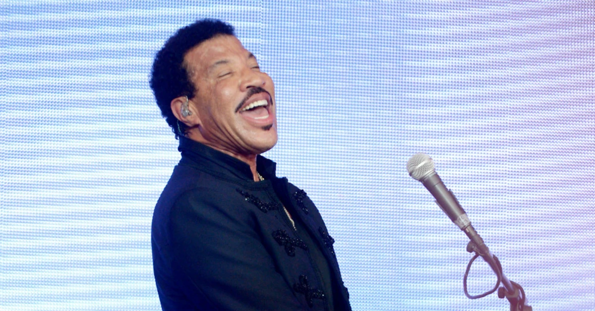 'Heartbroken' Lionel Richie postpones shows after dizzy spell at opening night of tour