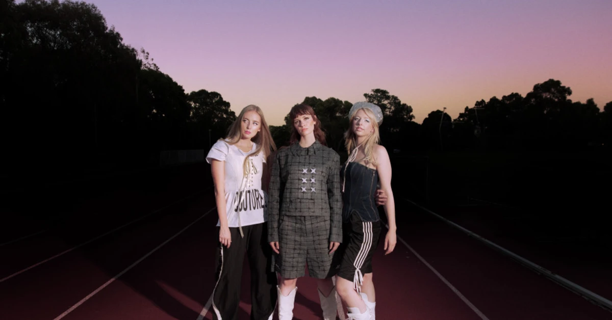 Aussie pop trio Blusher drop new EP RACER and announce September UK headline tour