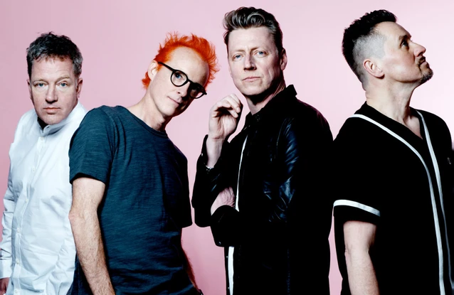 Travis became good friends with Oasis from supporting the band on tour