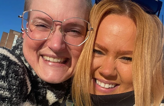 Donna Preston and her sister / © Instagram