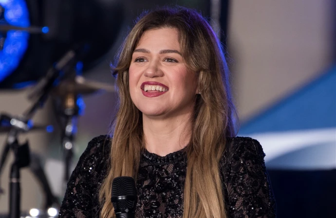 Kelly Clarkson is to return to work on The Kelly Clarkson Show in the coming weeks