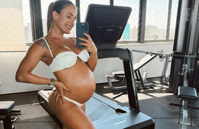 Carol Peixinho celebrou seus nove meses de gravidez