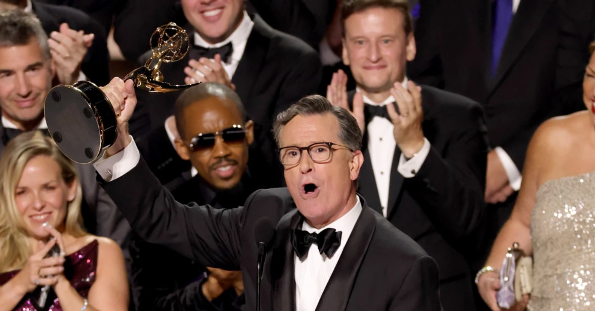 Stephen Colbert Pamit dari The Late Show dengan Episode 'Normal' Penuh Kejutan dan Cameo Bintang