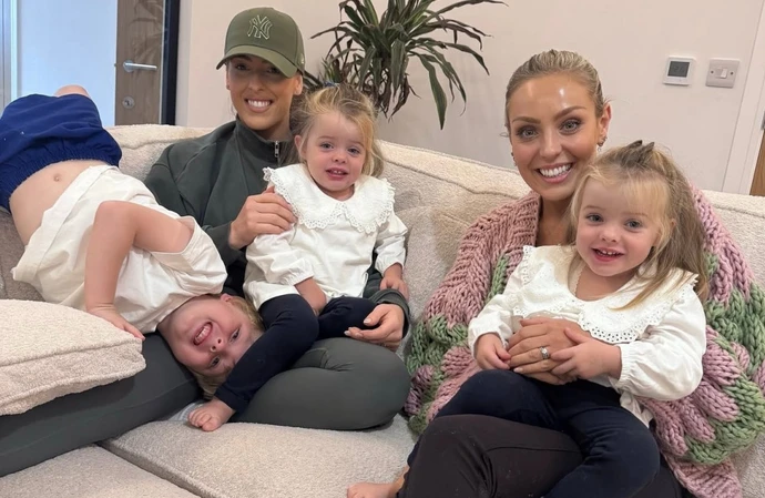 Amy Dowden meeting her Strictly Come Dancing partner Thomas Skinner's wife Sinead and his children / © Instagram/@iamtomskinner