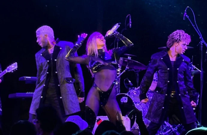 Shab performing in New York