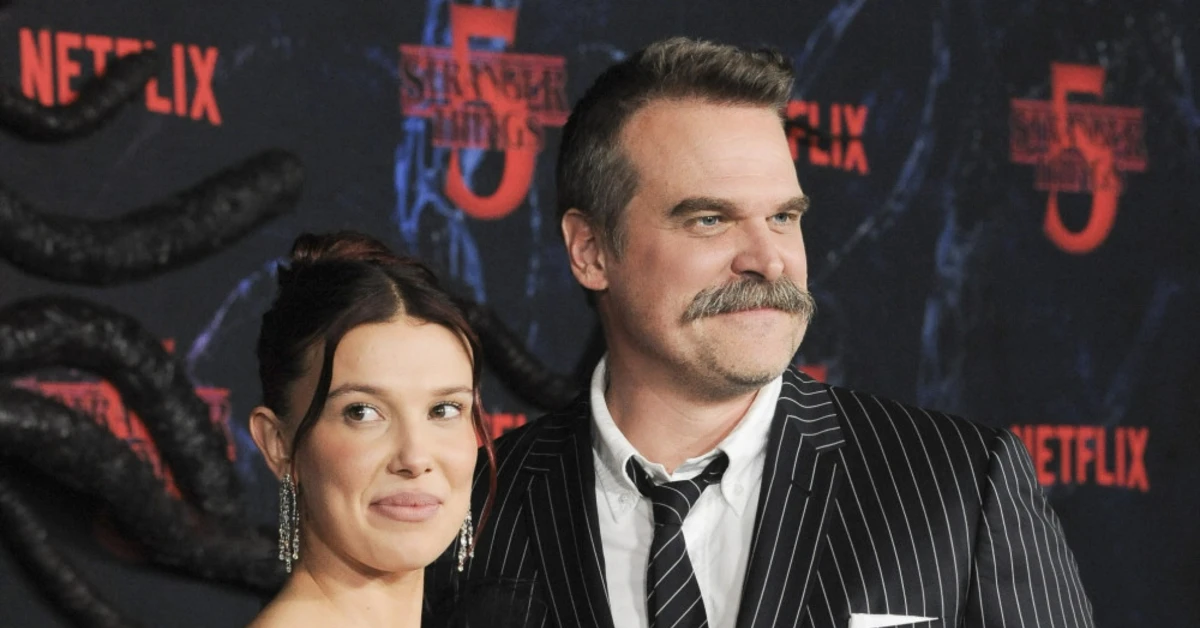 David Harbour Bantah Rumor Konflik dengan Millie Bobby Brown: Kami Justru Siapkan Proyek Bareng