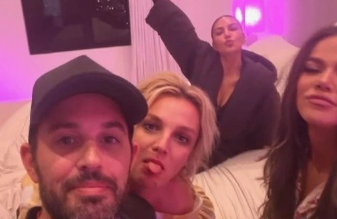 Britney Spears' Kardashians catch up