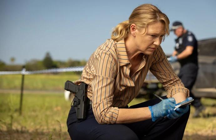 Anna Torv as Detective Tig Pollard in Dustfall / © Vince Valitutti