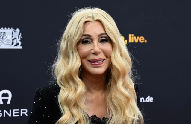 Cher is seeking 1m in legal fees