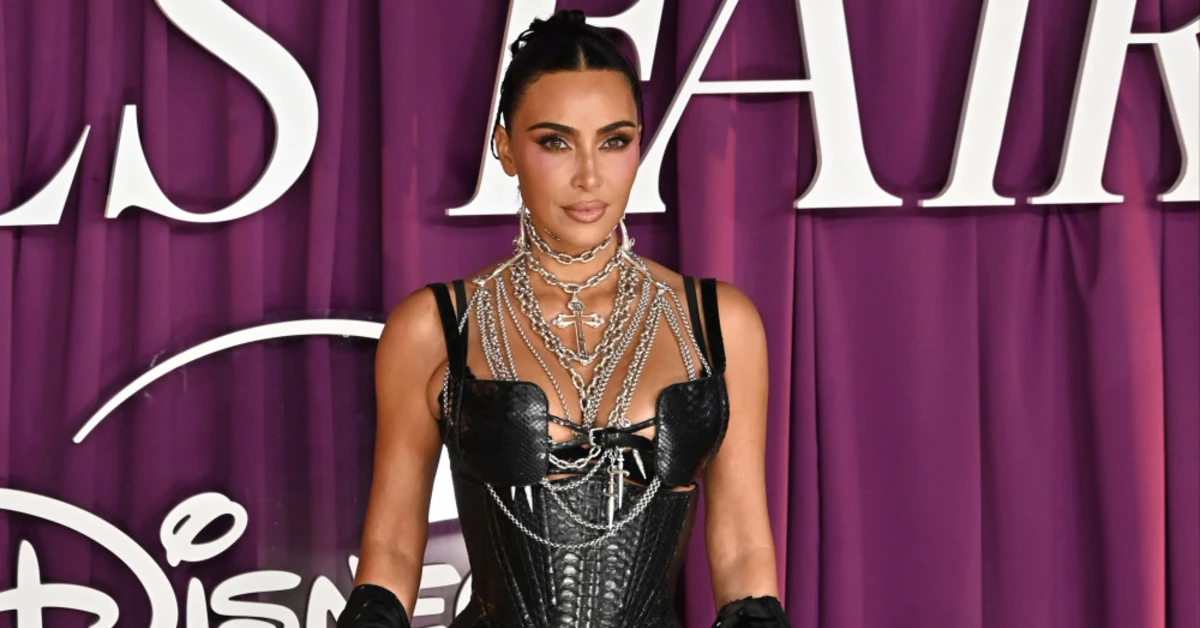 Kemenangan Perdana Hamilton di Ferrari: Dukungan Kim Kardashian Jadi Sorotan