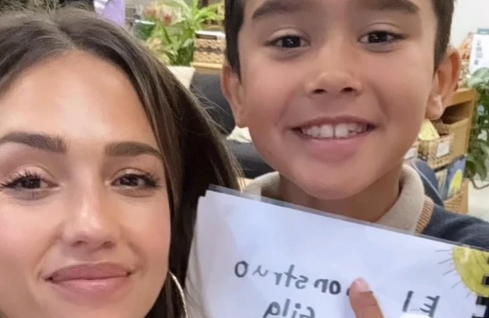 Jessica Alba and her son Hayes / © Instagram