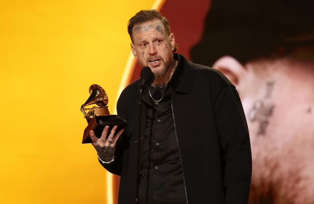Jelly Roll paid tribute to his wife during his speech