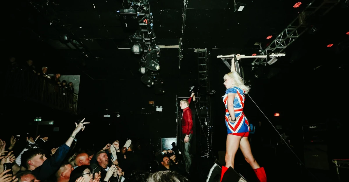 The Molotovs announce major UK tour as debut album Wasted On Youth battles Lily Allen's West End Girl for No.1