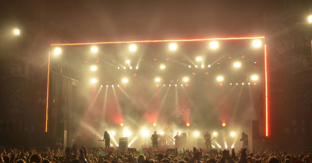 From Concert Stages to Screens: How Lighting Sets the Mood