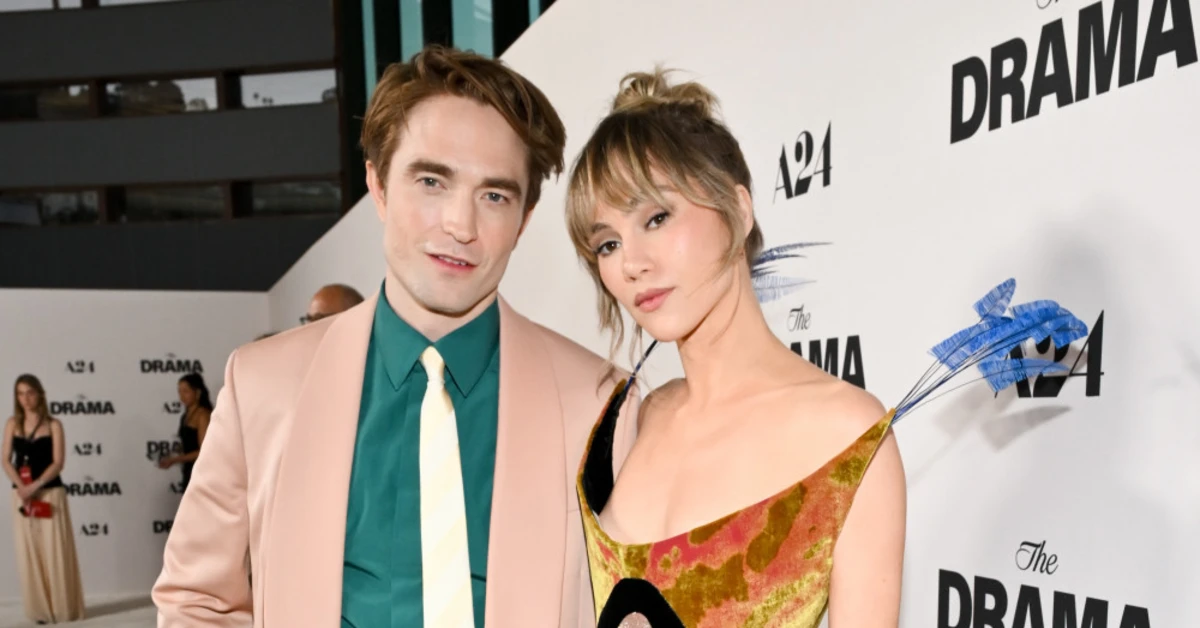 Suki Waterhouse: Punya Anak Bikin Hubungan dengan Robert Pattinson Terasa Baru