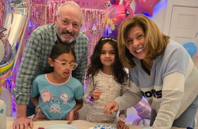 Hoda Kotb, Joel Schiffman and their children / © Instagram