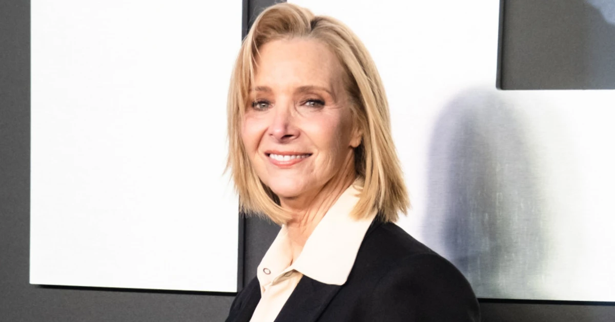 Kekeliruan Identitas: Lisa Kudrow Dikira Dionne Warwick, Bintang Lain Ikut Berkomentar