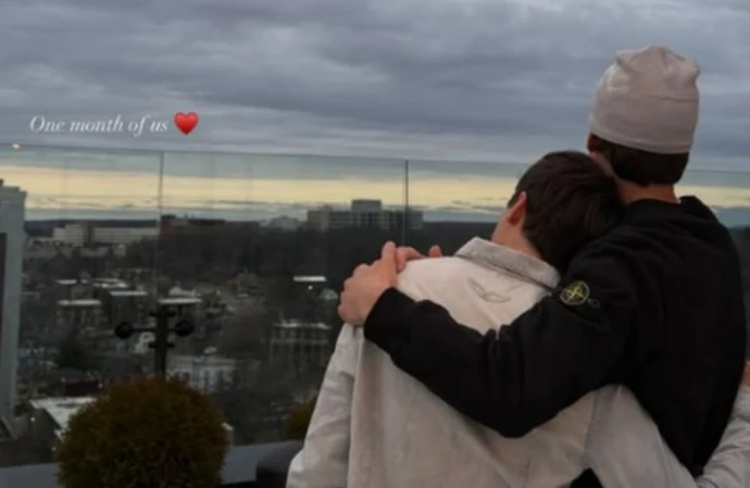 Noah Schnapp has a new man